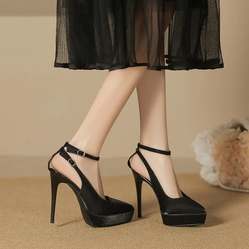Heels – Victoria