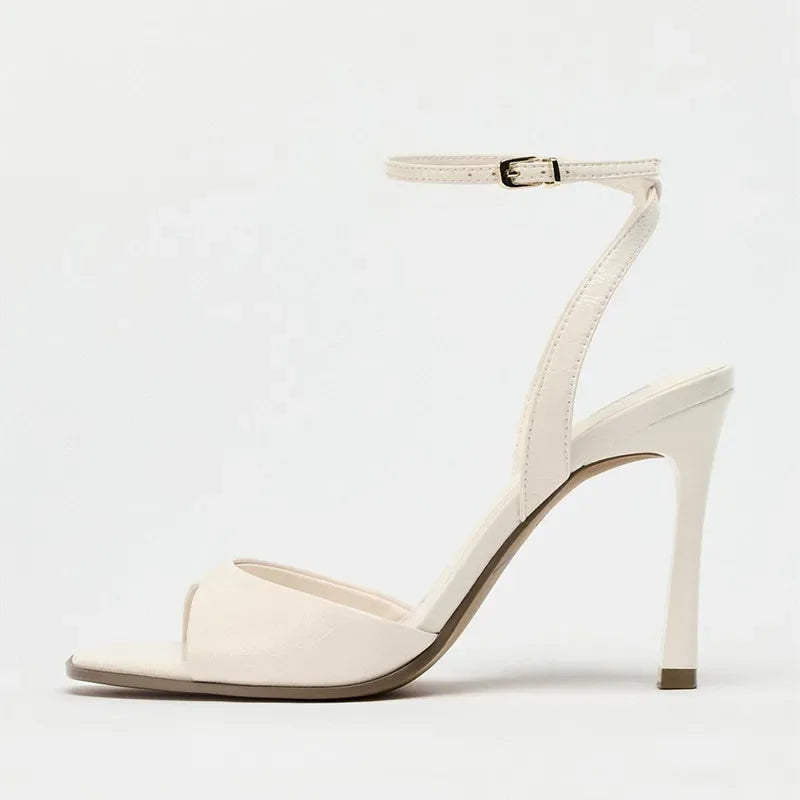 Heels – Nora