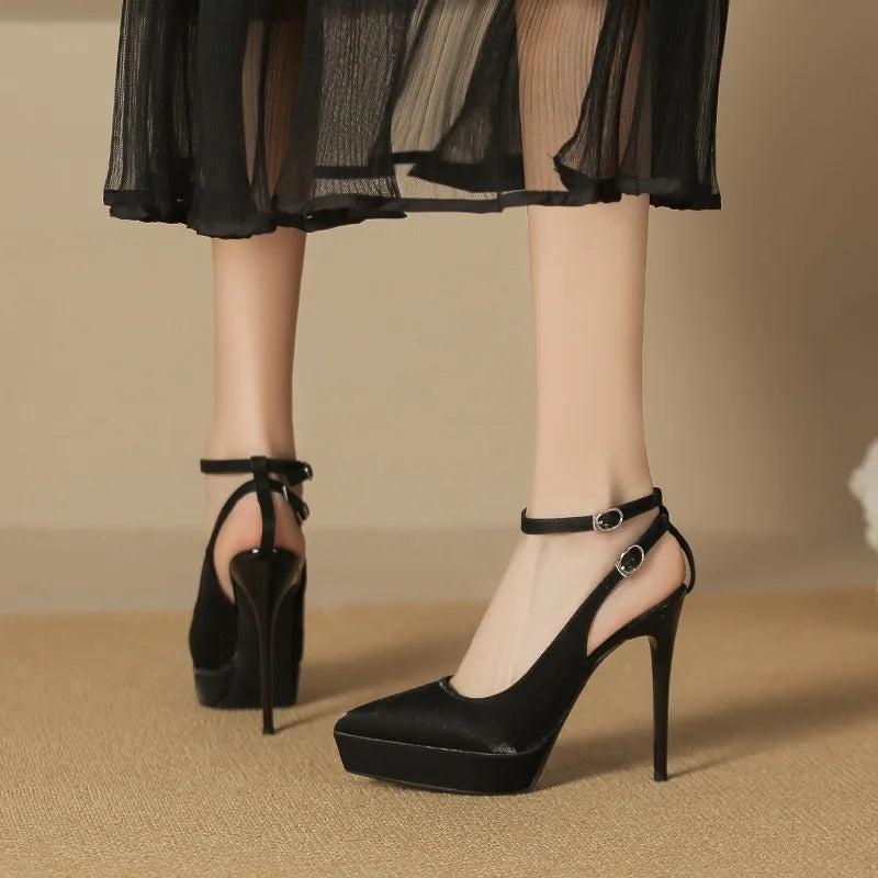 Heels – Victoria