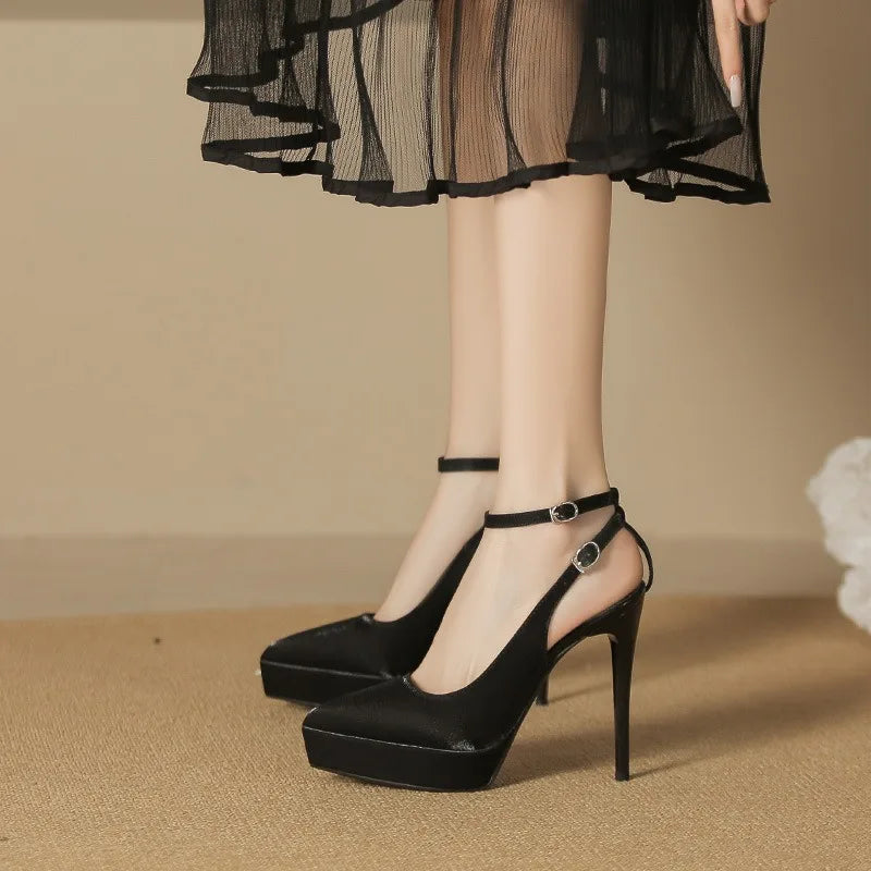 Heels – Victoria