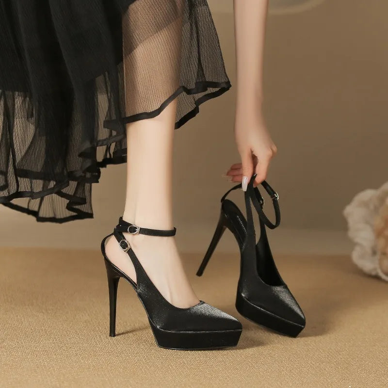 Heels – Victoria